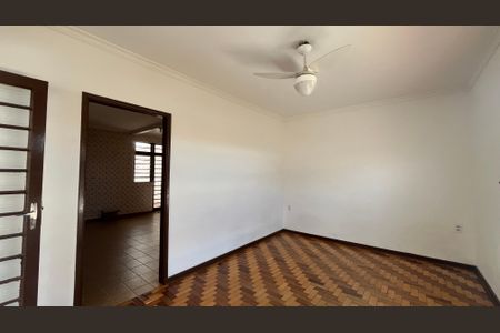 Sala de casa para alugar com 3 quartos, 150m² em Grupo Residencial do Iapc, Campinas