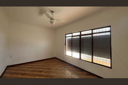 Sala de casa para alugar com 3 quartos, 150m² em Grupo Residencial do Iapc, Campinas