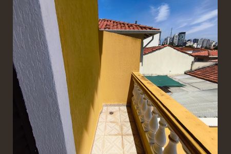 Casa à venda com 299m², 4 quartos e 6 vagas Casa à venda com 299m², 4 quartos e 6 vagasVaranda