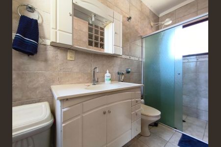 Casa à venda com 299m², 4 quartos e 6 vagas Casa à venda com 299m², 4 quartos e 6 vagasBanheiro da Suíte