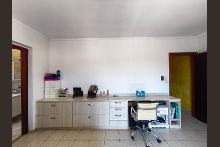 Casa à venda com 299m², 4 quartos e 6 vagas Casa à venda com 299m², 4 quartos e 6 vagasSuíte