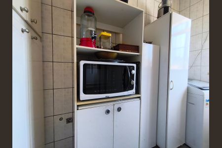 Casa à venda com 299m², 4 quartos e 6 vagas Casa à venda com 299m², 4 quartos e 6 vagasÁrea de Serviço