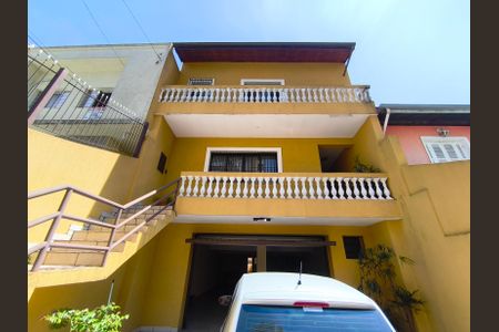 Casa à venda com 299m², 4 quartos e 6 vagas Casa à venda com 299m², 4 quartos e 6 vagasFachada