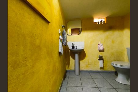 Casa à venda com 299m², 4 quartos e 6 vagas Casa à venda com 299m², 4 quartos e 6 vagasLavabo