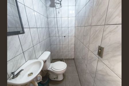 Casa à venda com 299m², 4 quartos e 6 vagas Casa à venda com 299m², 4 quartos e 6 vagasBanheiro de serviço