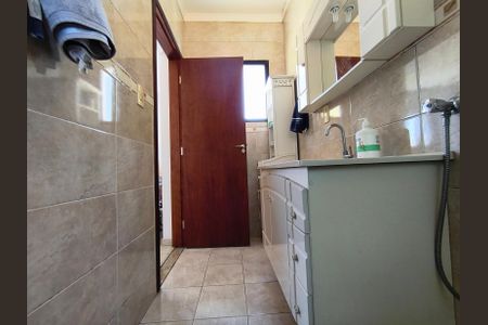 Casa à venda com 299m², 4 quartos e 6 vagas Casa à venda com 299m², 4 quartos e 6 vagasBanheiro da Suíte