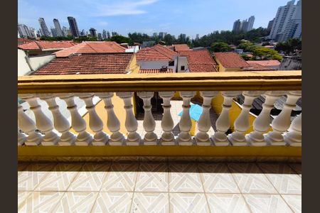 Casa à venda com 299m², 4 quartos e 6 vagas Casa à venda com 299m², 4 quartos e 6 vagasVaranda