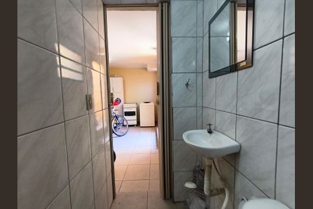 Casa à venda com 299m², 4 quartos e 6 vagas Casa à venda com 299m², 4 quartos e 6 vagasBanheiro de serviço