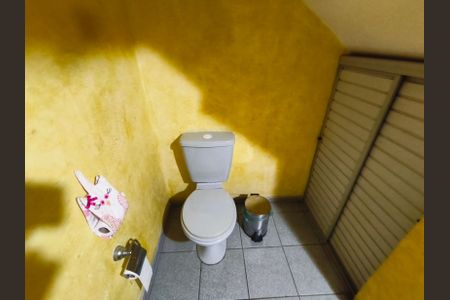 Casa à venda com 299m², 4 quartos e 6 vagas Casa à venda com 299m², 4 quartos e 6 vagasLavabo