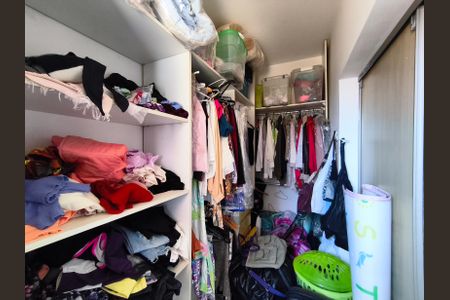 Casa à venda com 299m², 4 quartos e 6 vagas Casa à venda com 299m², 4 quartos e 6 vagasCloset do Quarto 3