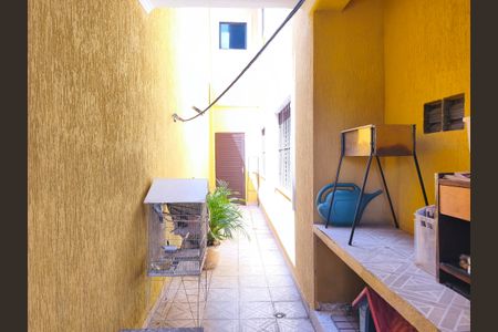 Casa à venda com 299m², 4 quartos e 6 vagas Casa à venda com 299m², 4 quartos e 6 vagasCorredor