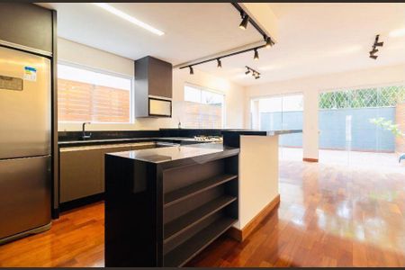 Casa à venda com 300m², 3 quartos e 2 vagas