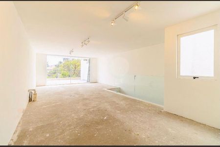 Casa à venda com 300m², 3 quartos e 2 vagas