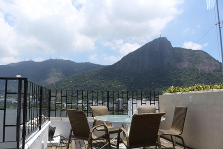 Apartamento à venda com 236m², 3 quartos e 2 vagasTerraço