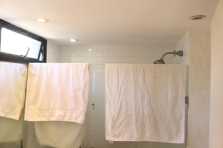 Apartamento à venda com 236m², 3 quartos e 2 vagasBanheiro da Suíte 1