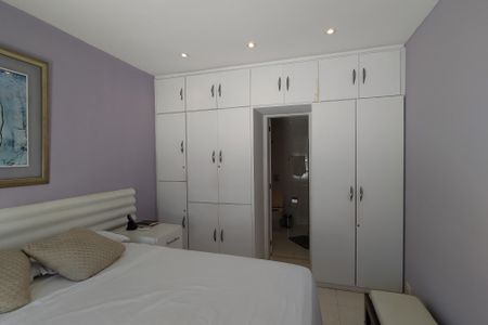 Apartamento à venda com 236m², 3 quartos e 2 vagasSuíte 2