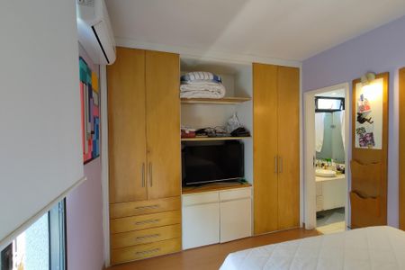 Apartamento à venda com 236m², 3 quartos e 2 vagasSuíte 1