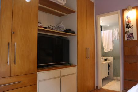 Apartamento à venda com 236m², 3 quartos e 2 vagasSuíte 1