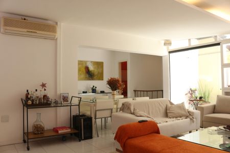 Apartamento à venda com 236m², 3 quartos e 2 vagasSala 2