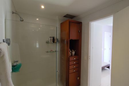 Apartamento à venda com 236m², 3 quartos e 2 vagasBanheiro da Suíte 2