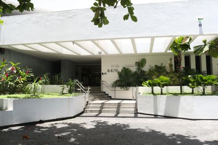 Apartamento à venda com 236m², 3 quartos e 2 vagasFachada e portaria