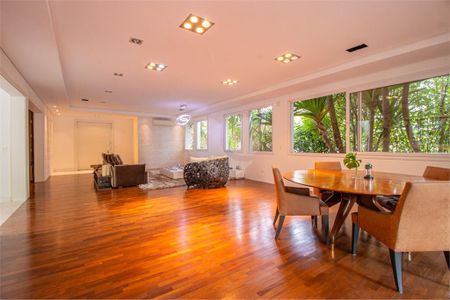 Casa à venda com 4 quartos, 451m² em Jardim Cordeiro, São Paulo