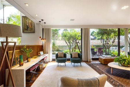 Casa à venda com 4 quartos, 481m² em Jardim dos Estados, São Paulo