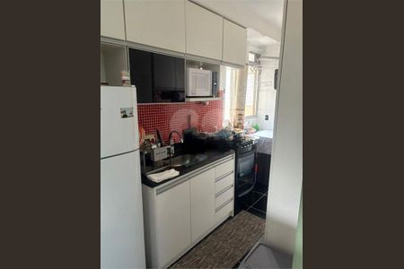 Apartamento à venda com 2 quartos, 40m² em Padroeira, Osasco
