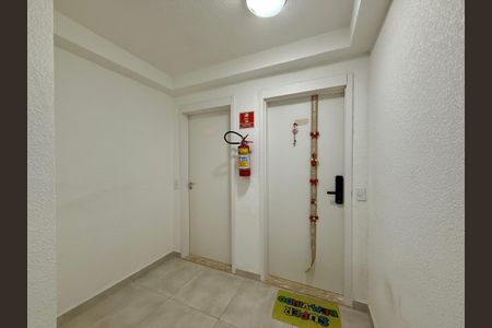 Apartamento à venda com 45m², 2 quartos e 1 vaga Apartamento à venda com 45m², 2 quartos e 1 vagaHall Apartamento