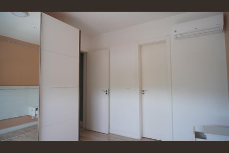 Suite  de apartamento para alugar com 2 quartos, 70m² em Medianeira, Porto Alegre