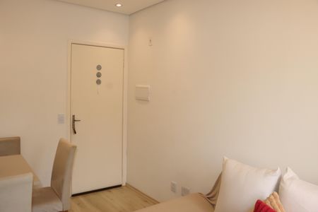 Sala de apartamento para alugar com 2 quartos, 49m² em Jardim Central, Cotia