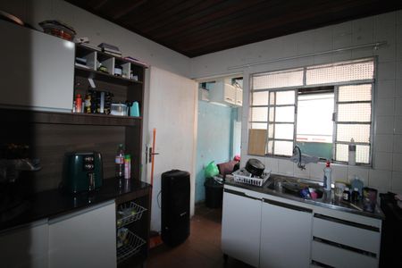 Casa à venda com 150m², 5 quartos e 1 vagaCasa 3 - Cozinha