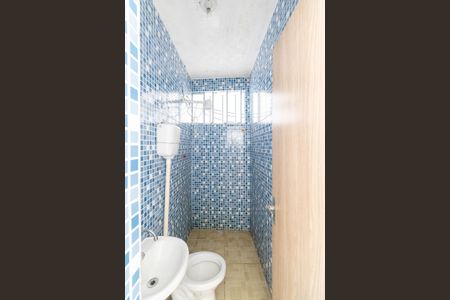 Banheiro Social de kitnet/studio para alugar com 1 quarto, 30m² em Guaratiba, Rio de Janeiro