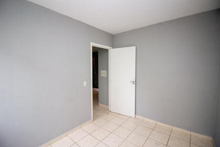 Quarto 2 de apartamento para alugar com 2 quartos, 43m² em Centro, Contagem