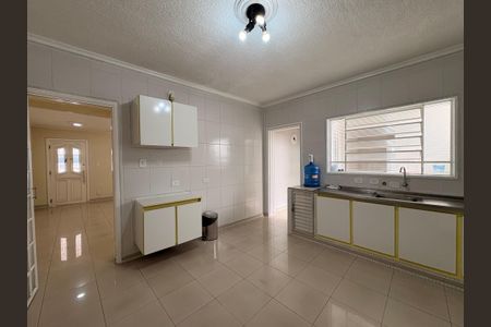 Casa à venda com 220m², 4 quartos e 2 vagasCozinha