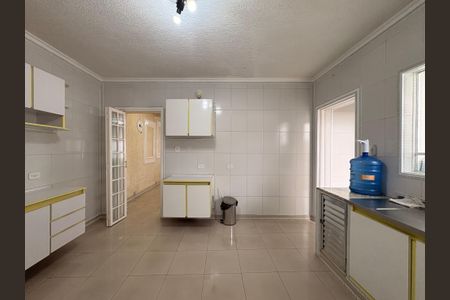Casa à venda com 220m², 4 quartos e 2 vagasCozinha