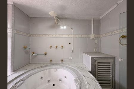 Casa à venda com 220m², 4 quartos e 2 vagasBanheiro da suíte 