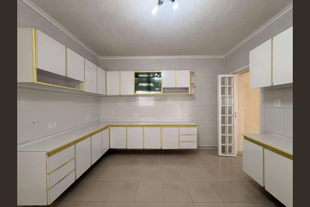 Casa à venda com 220m², 4 quartos e 2 vagasCozinha