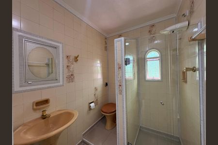 Casa à venda com 220m², 4 quartos e 2 vagasBanheiro da suíte 