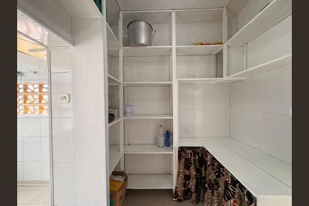 Casa à venda com 220m², 4 quartos e 2 vagasDepósito