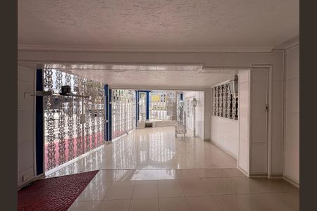 Casa à venda com 220m², 4 quartos e 2 vagasGaragem