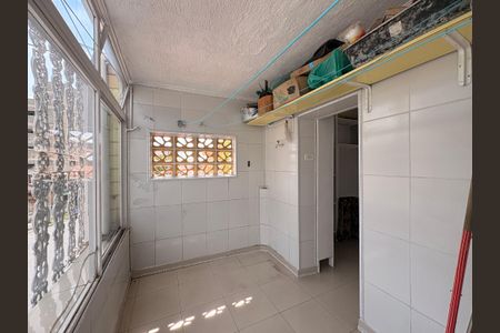 Casa à venda com 220m², 4 quartos e 2 vagasÁrea de serviço 