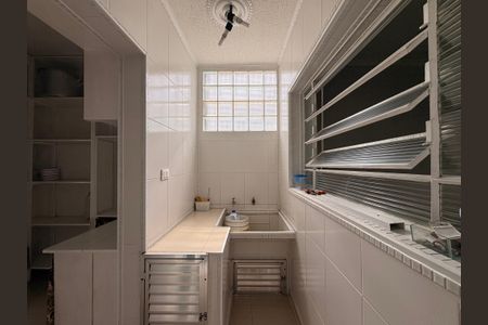 Casa à venda com 220m², 4 quartos e 2 vagasLavanderia