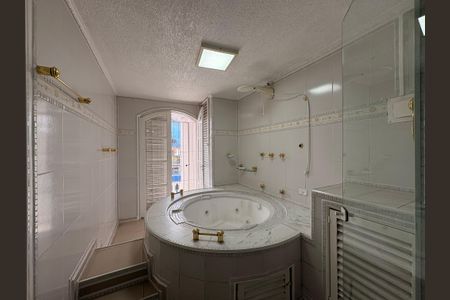 Casa à venda com 220m², 4 quartos e 2 vagasBanheiro da suíte 