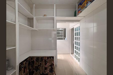 Casa à venda com 220m², 4 quartos e 2 vagasDepósito