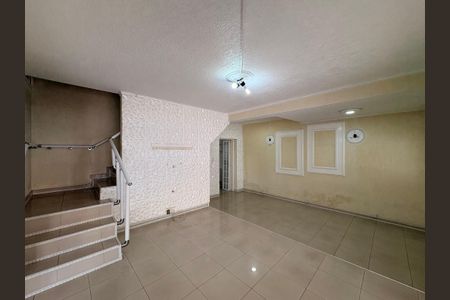 Casa à venda com 220m², 4 quartos e 2 vagasSala