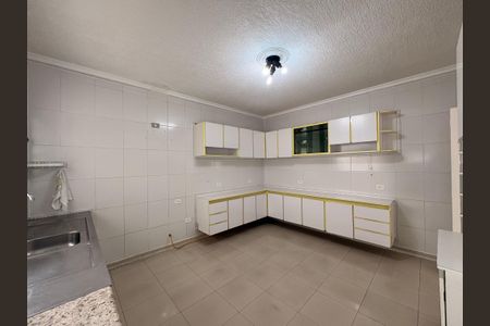 Casa à venda com 220m², 4 quartos e 2 vagasCozinha 