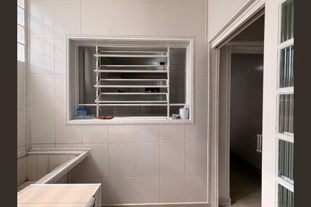 Casa à venda com 220m², 4 quartos e 2 vagasLavanderia