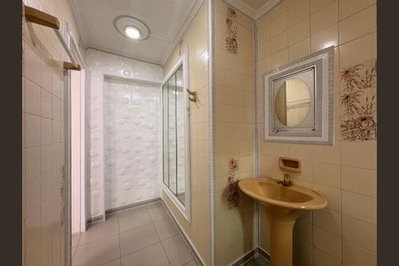 Casa à venda com 220m², 4 quartos e 2 vagasBanheiro da suíte 