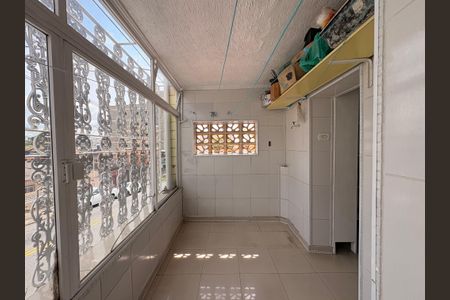 Casa à venda com 220m², 4 quartos e 2 vagasÁrea de serviço 